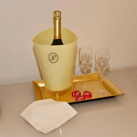 Antico Vicolo Bed & Breakfast 4*